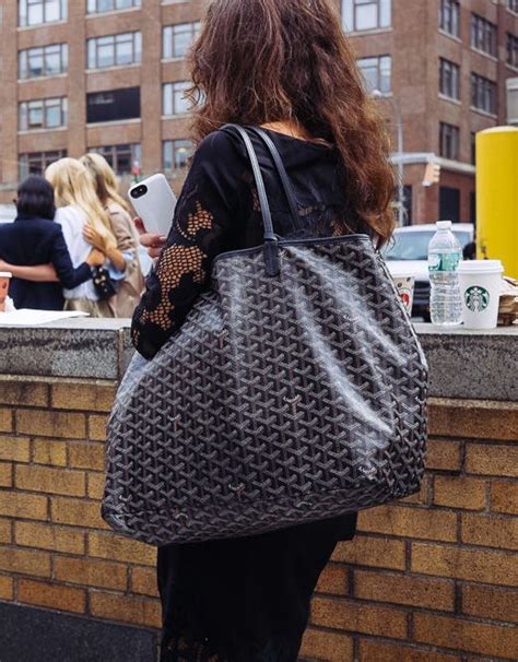 goyard st louis vs moreau tote|saint louis goyard bag colors.